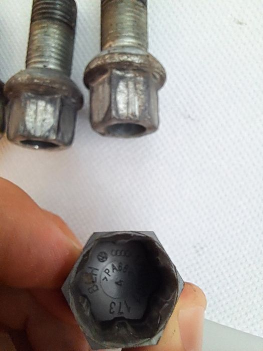 Vand prezoane originale VW/Skoda/Audi/Seat 2018 + capacele