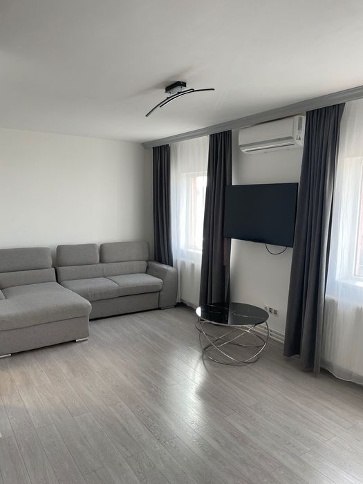 Apartament /mansarda de vânzare zona Vasile Aaron