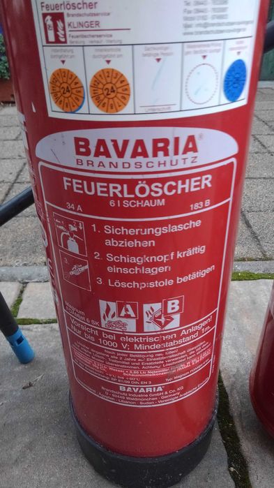 Stingator cu spuma sau cu pulbere 6L plin