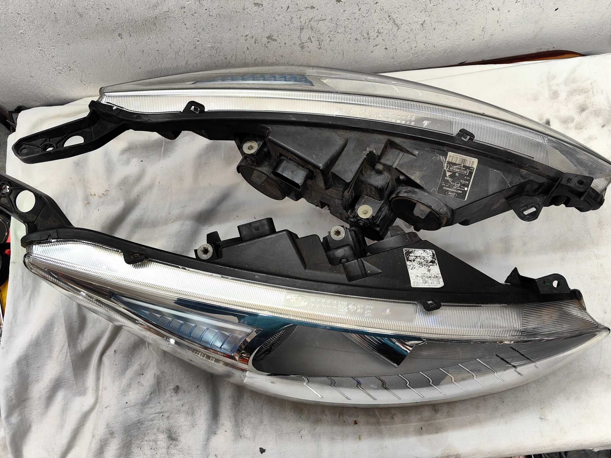 Оригинални  фарове  Форд  Ford B-Max