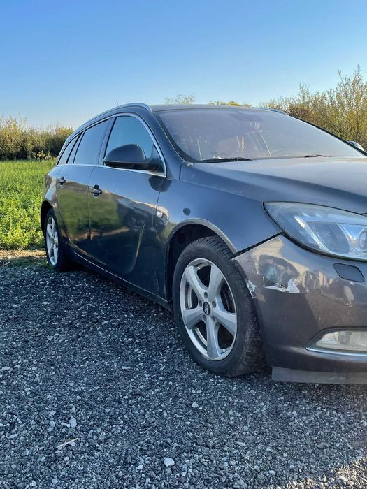 Dezmembrez Opel Insignia 2010