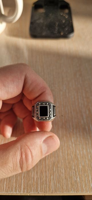 Продам печатку 925 проба состояние новой.