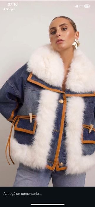 Geaca denim cu blanita alba noua