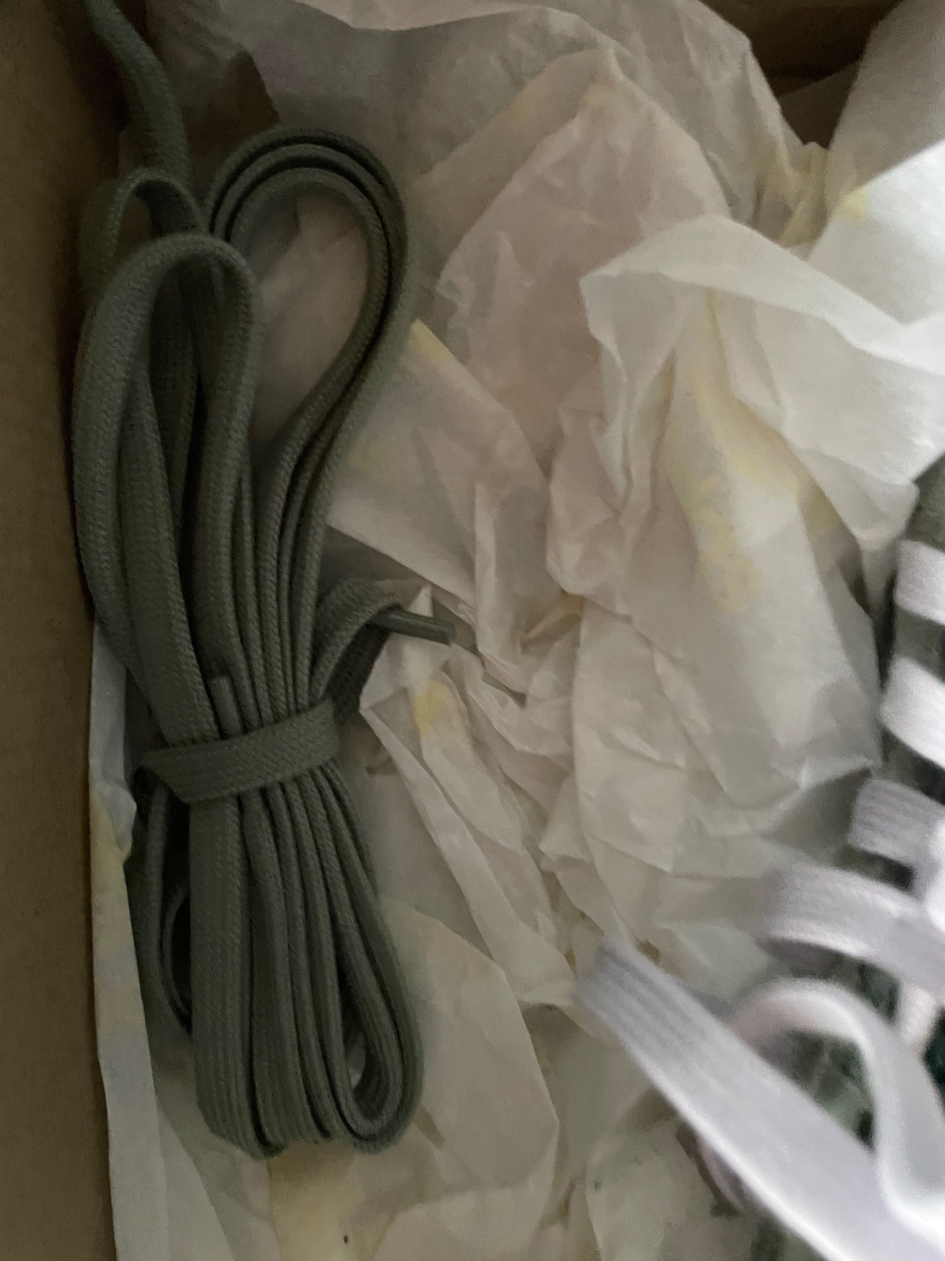 Обувки Adidas чисто нови
