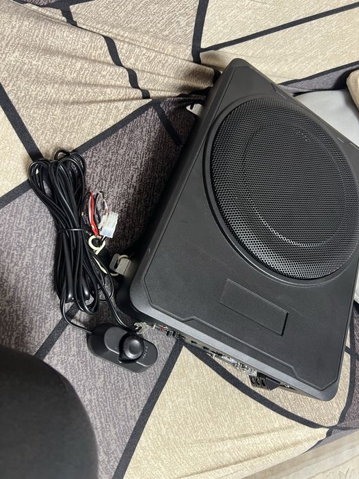 Vand subwoofer activ auto