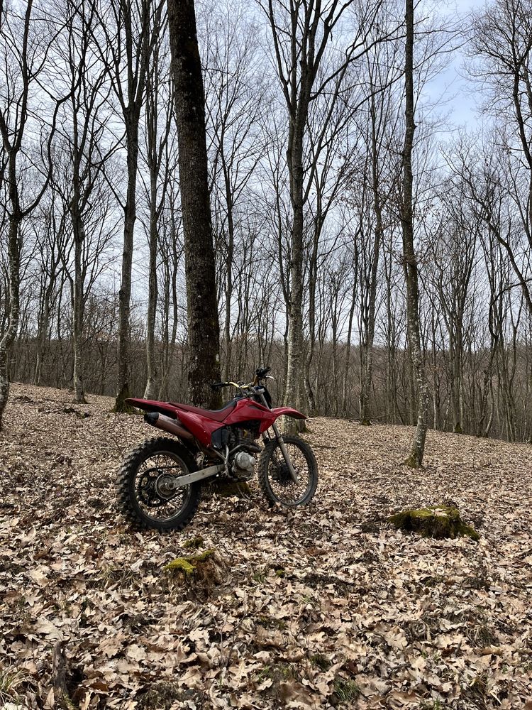 Honda crf230f in stare perfecta