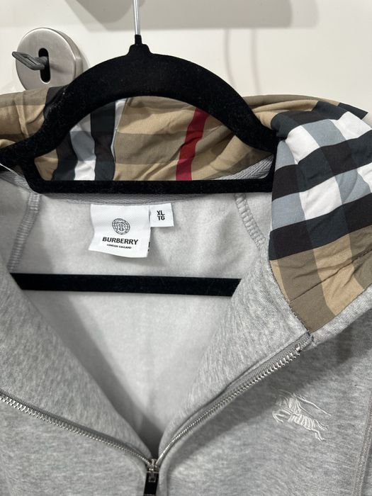 Burberry zip up nou