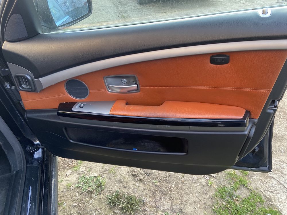 Dezmembrez bmw e 65 fabricatie 2008