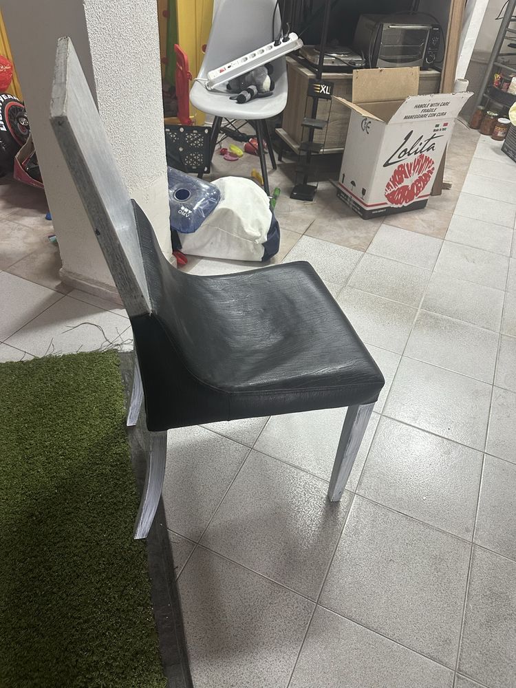 Дървен Стол