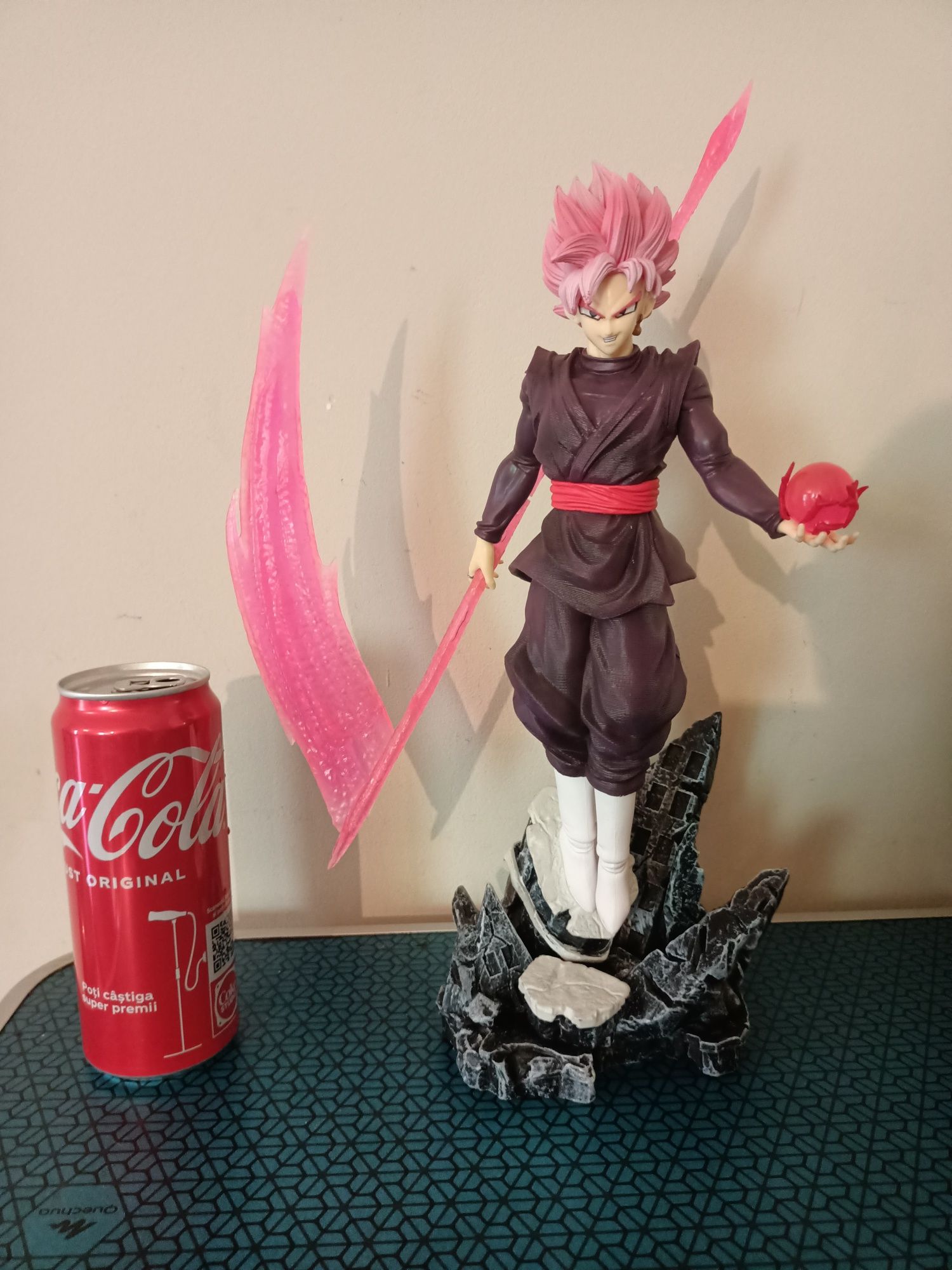 Dragon Ball Super Figurina 34 cm  Black Goku Super Sayan Rose