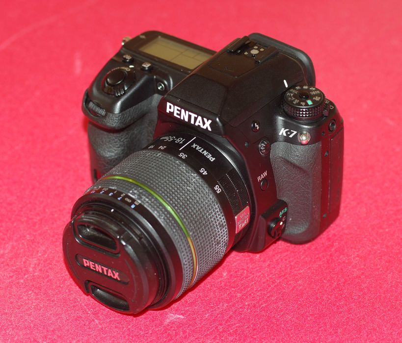 Обектив Pentax SMC DA 18-55mm F3.5-5.6 WR за DSLR фотоапарат Пентакс