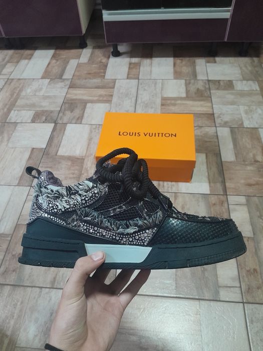 Louis Vuitton skate swarovski