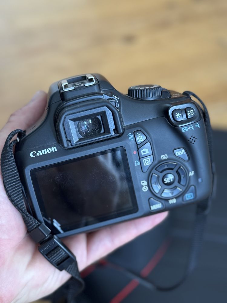 Canon EOS 1100D китов обектив Canon 18-55мм - ПЕРФЕКТЕН