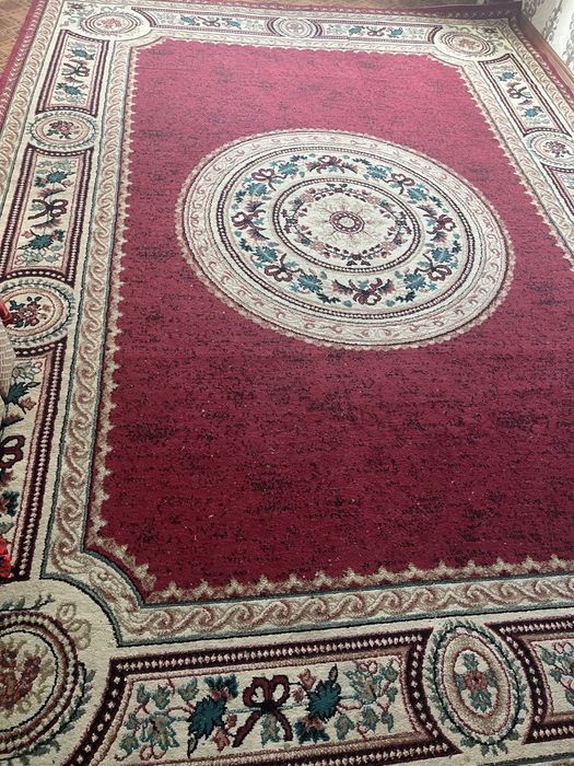 Булочный красны ковер для комнат