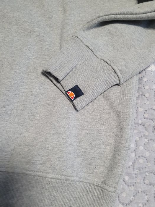 Bluze Ellesse , Urgent