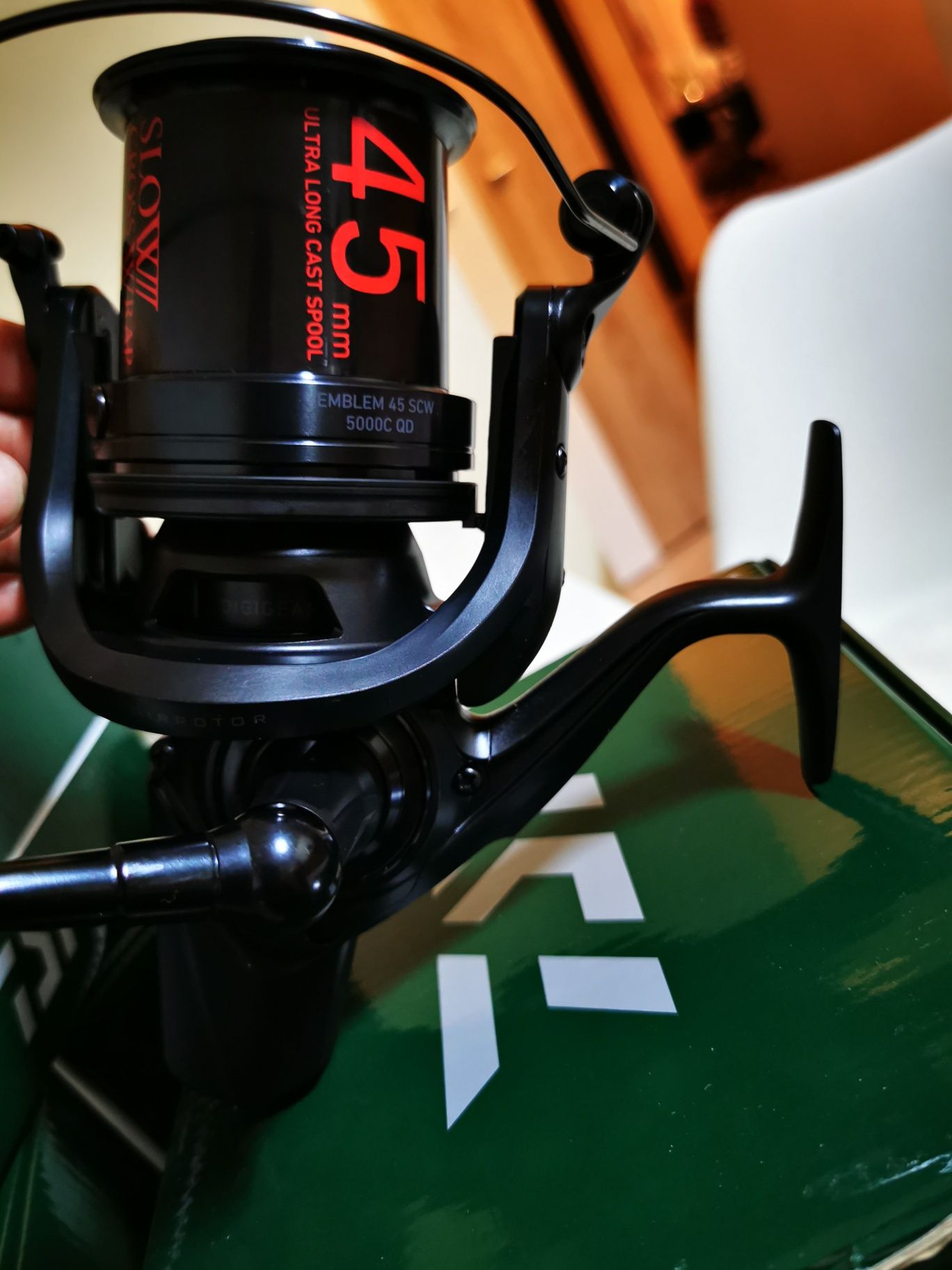 Mulinete pescuit crap Daiwa Emblem 45SCW QD