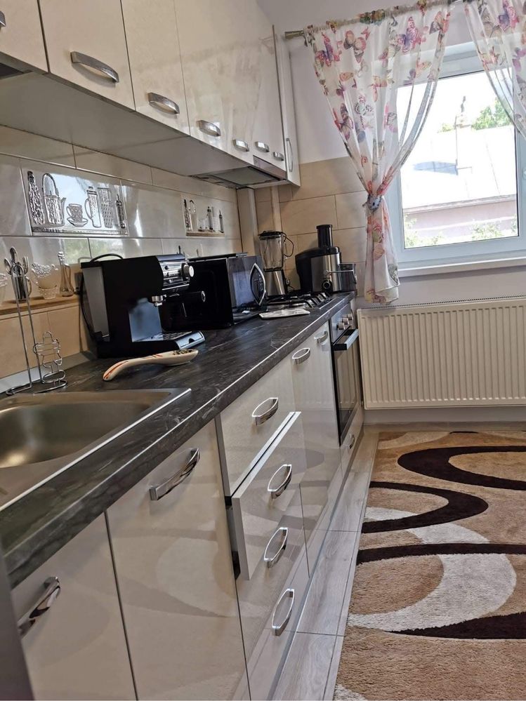 Apartament 2 camere Etj 1
