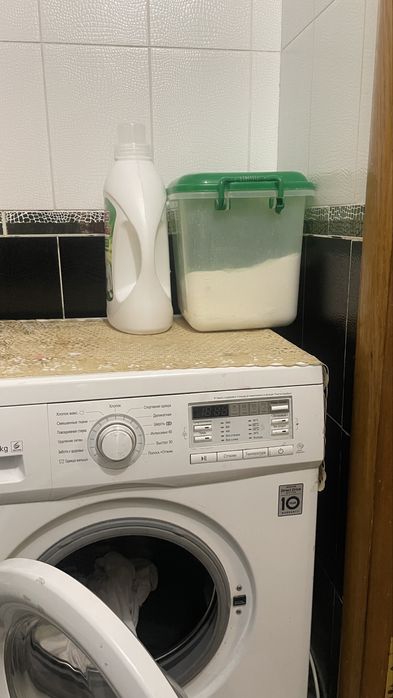 Стиральная машина LG в хорошем качестве. Пользовались только год. 6кг
