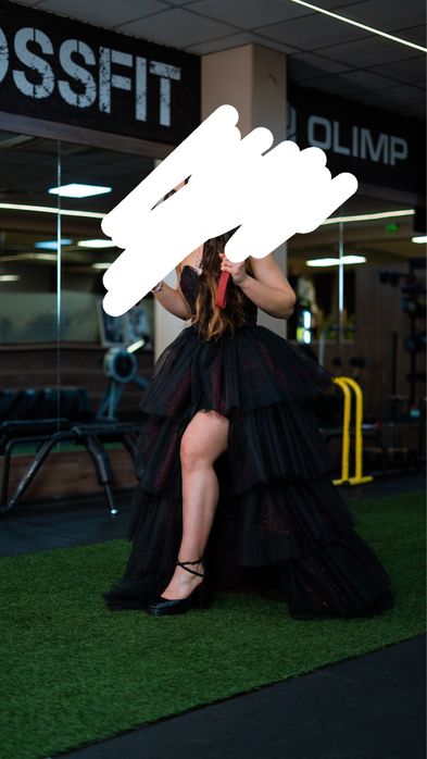 Огнена бална рокле с корсет