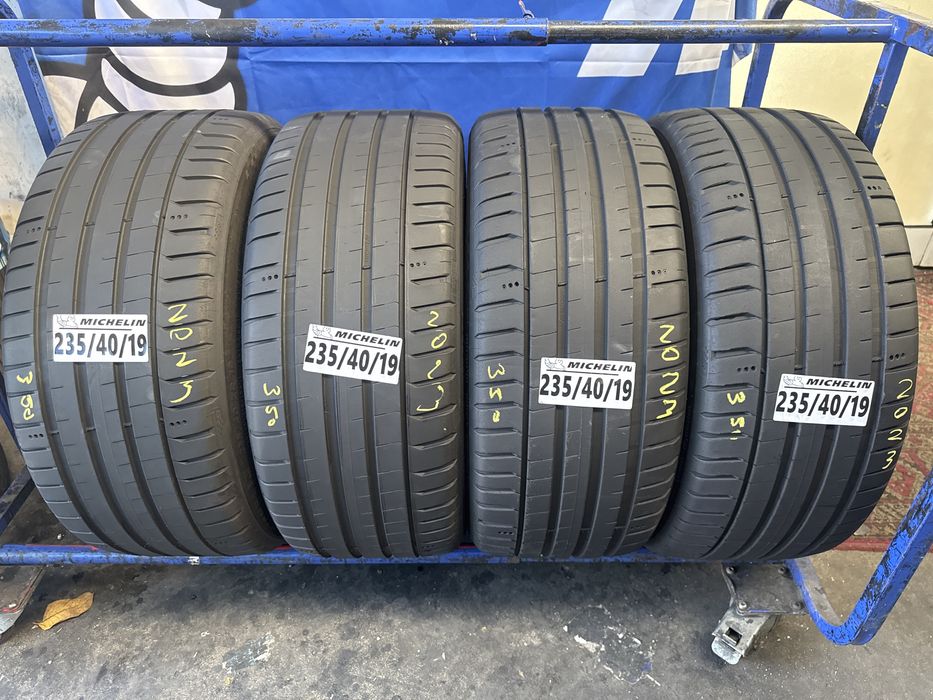 235/40/19 Michelin