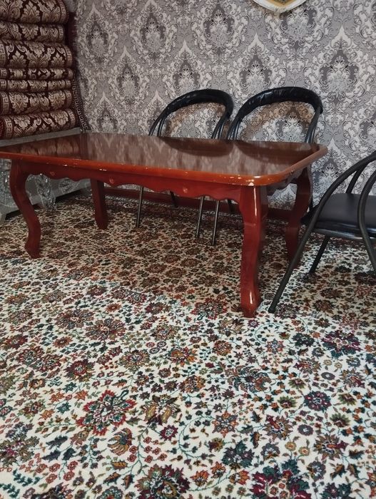 Продаётся стол в хорошем состоянии