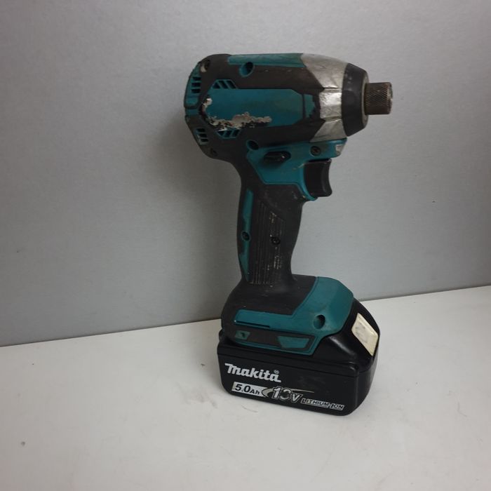 Makita DTD 153 Mașina de înșurubat cu impact Brushless 5.0AH Li-Ion
