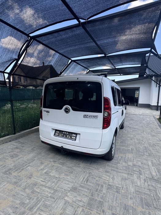 Opel Combo 2014 cu GPL 7 locuri