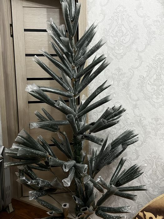 Продам новогоднюю елку, 180 см