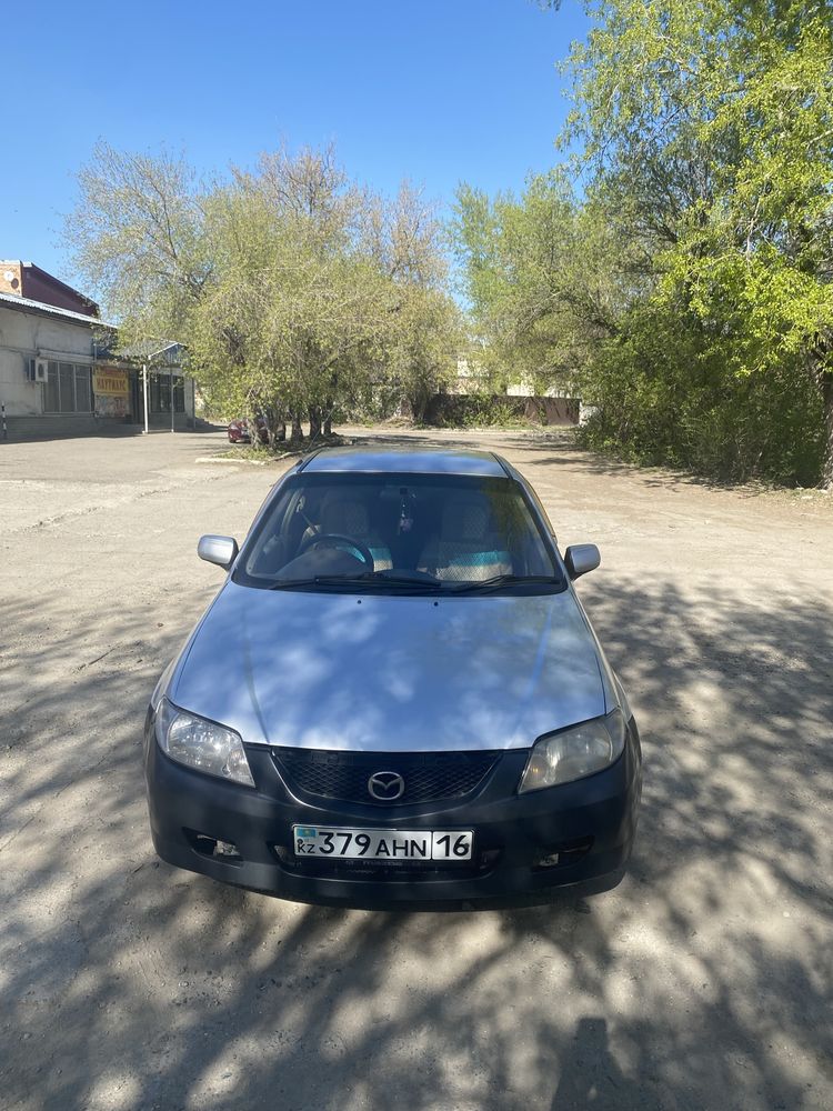 Продам машину mazda familia