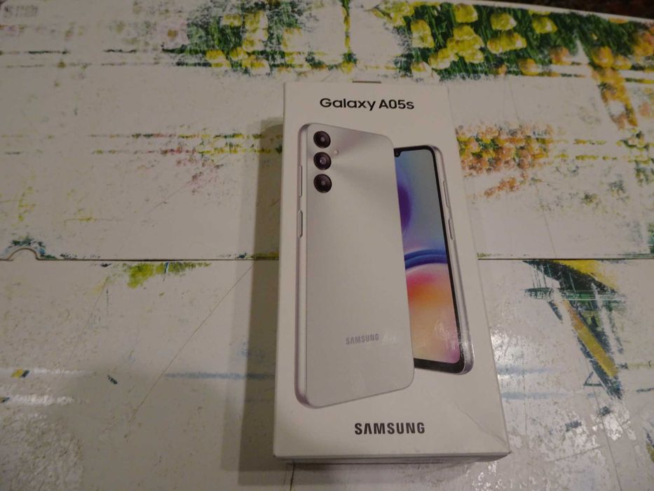 Смартфон SAMSUNG GALAXY A05s 4/64GB Silver, нов, прочети описанието