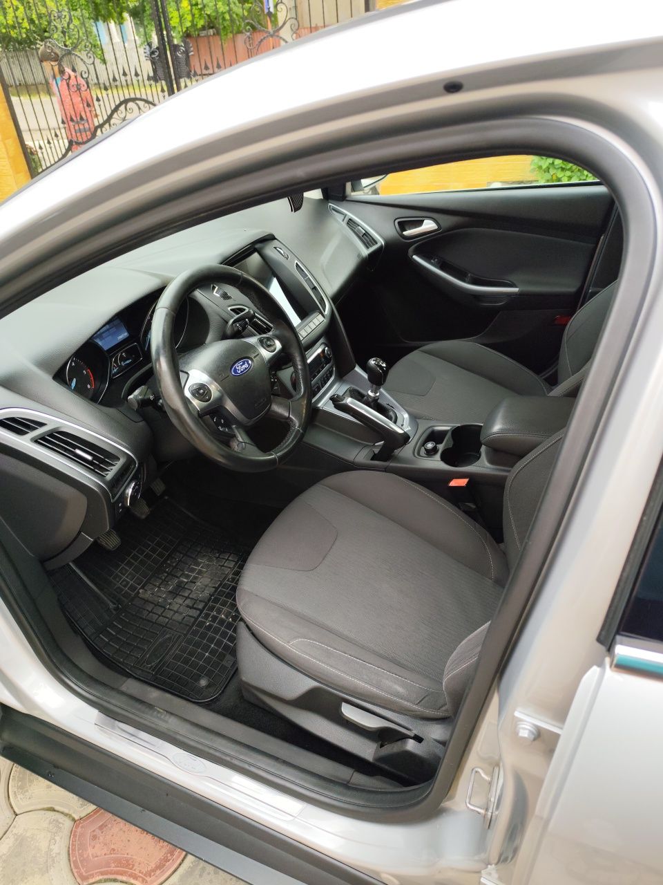 Ford Focus.         .