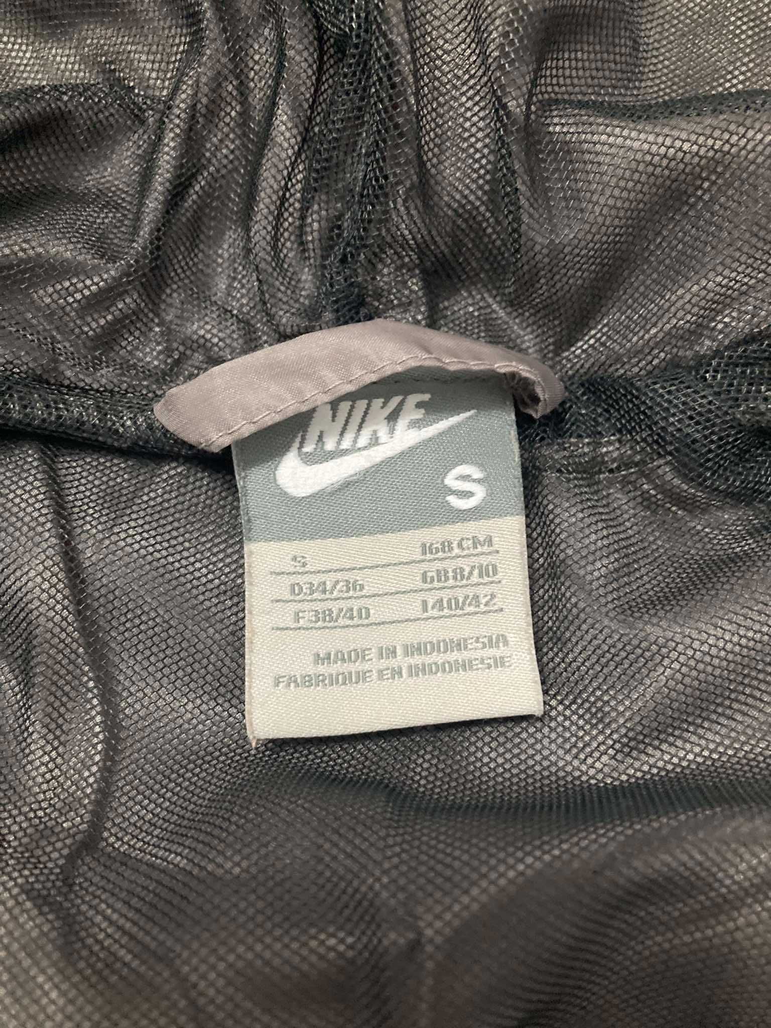 Nike оригинално сиво спортно яке
