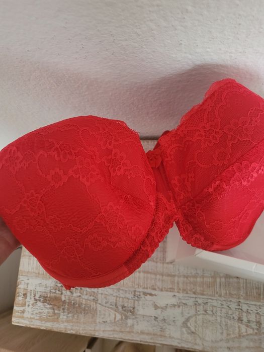 Sutien rosu 90B nepurtat
