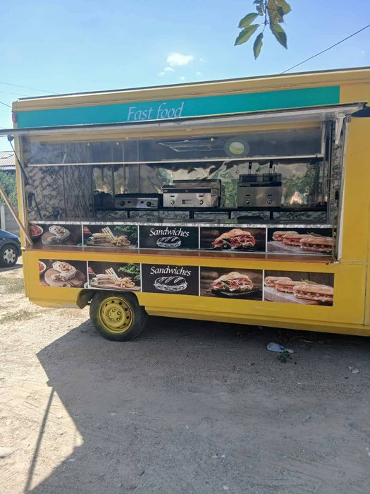 Vând rulotă fast-food