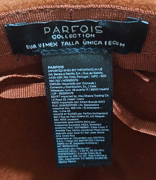 Вълнена шапка с периферия PARFOIUS