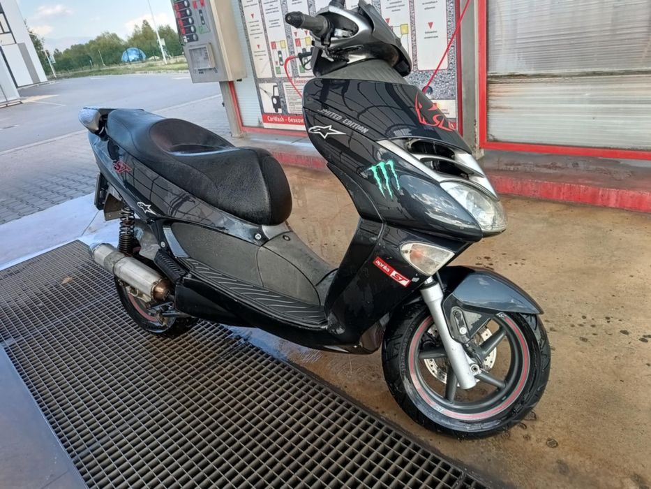 Leonardo Aprilia st 125