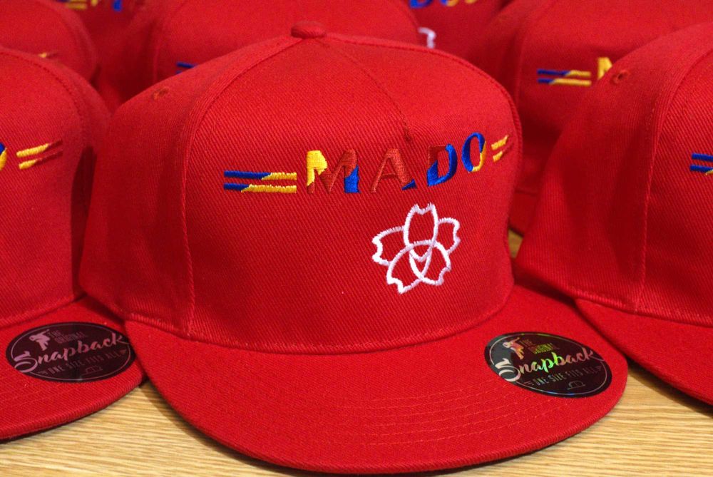 Sepci si embleme brodate la comanda