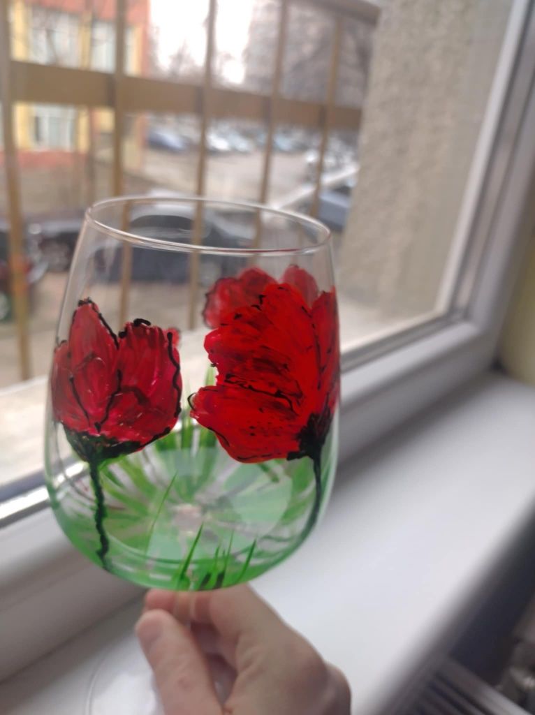 Чаши за вино макове ръчно рисувани