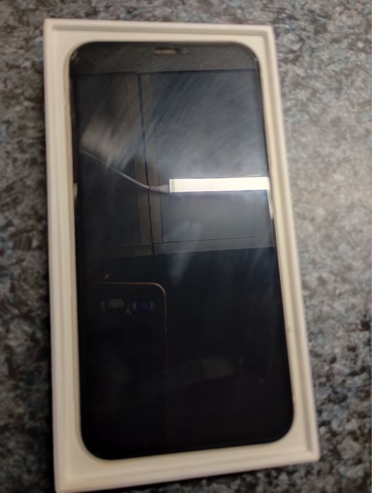 Продавам айфон в много добро състояние