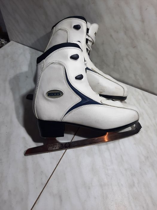 Patine gheata 367 patinaj artistic Roces marime eu 40 ( 26  cm)