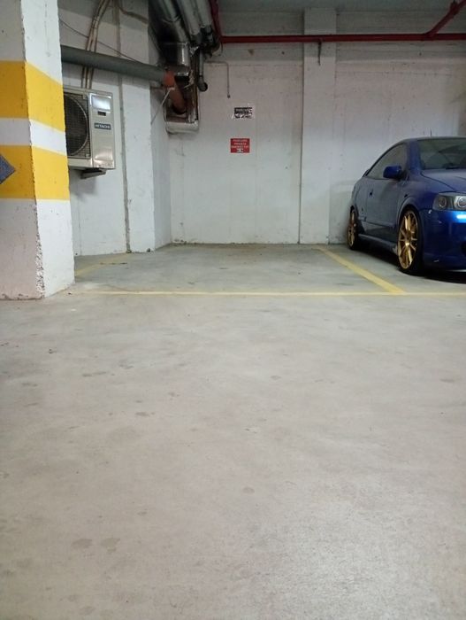 Închiriez locuri de parcare subterane Ring residence