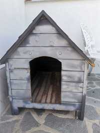 Дървена Къща за Кучета