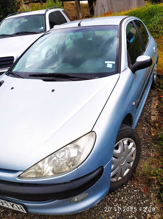 продава кола Пежо 206