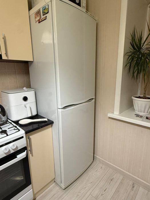 Продам холодильник