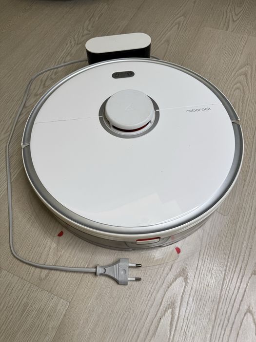 Roborock S5 Max - aspirator robot cu mop aproape nou