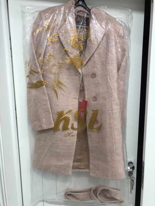 Продаётся демисезонное драповое пальто раз 44,46,48