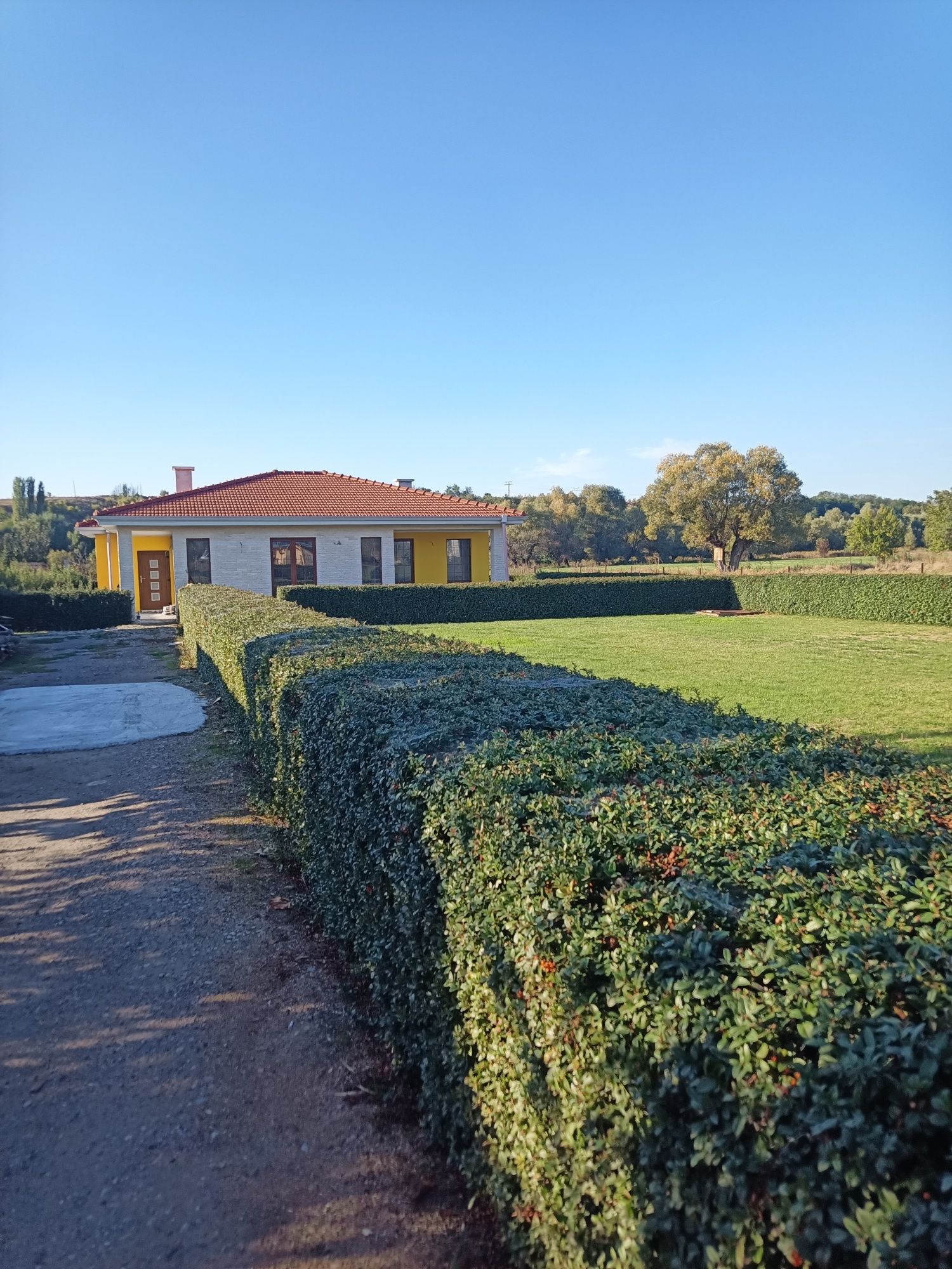 Продавам къща в село Яхиново