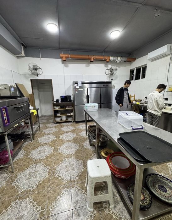 Рестаран.КАФЕ Срочно Арендага берилади.2500$.