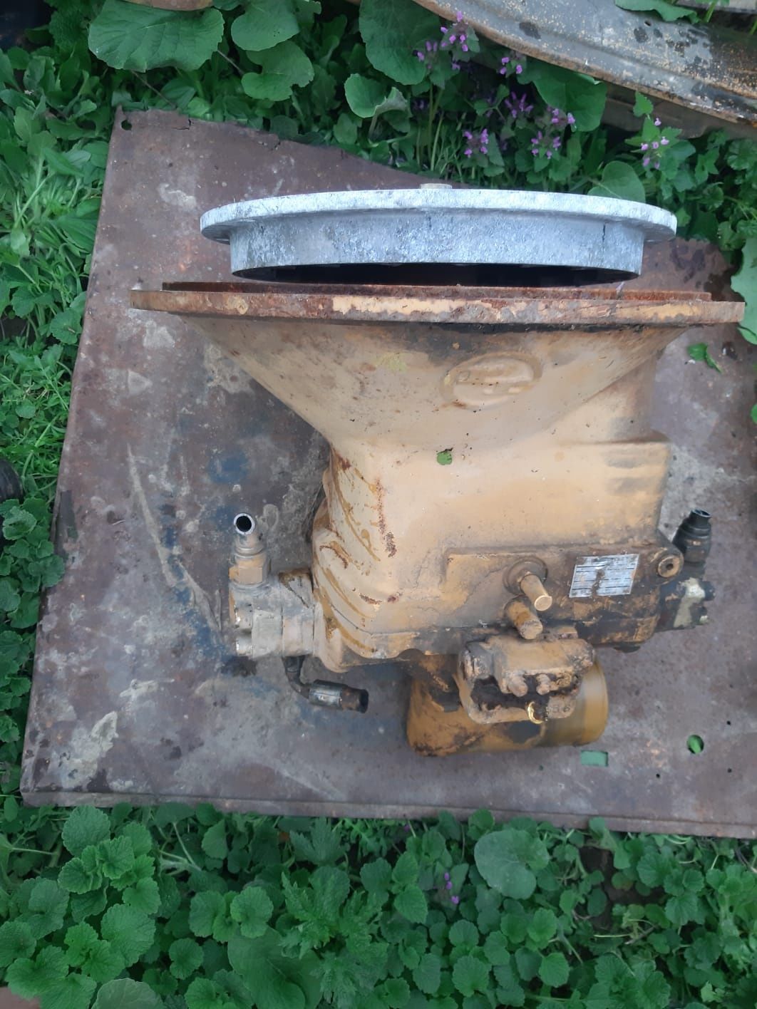 Pompă fiat allis