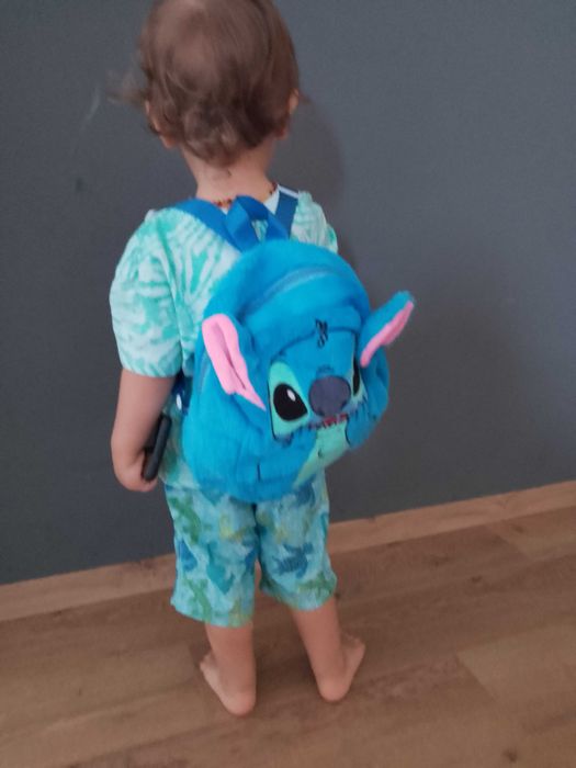 Плюшени ранички за ясла и градина в 2 цвята Stitch